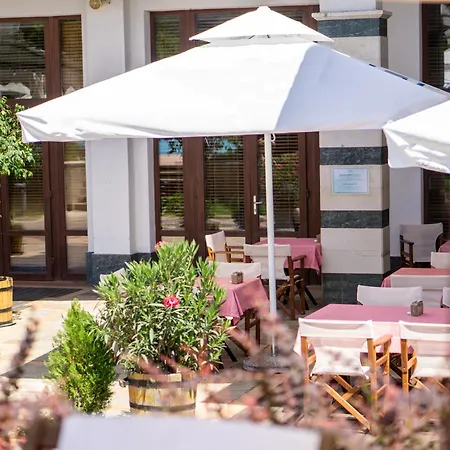 Emerald Beach Resort & Spa-3